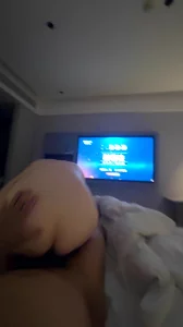酒店女上位白嫩人妻