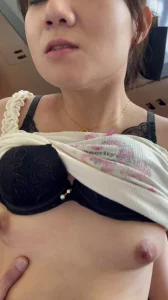 会议室高潮，露脸高潮朱潇婉“会滋奶的，滋奶你吃吗”