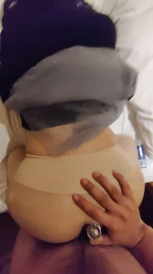 第一次用肛塞的丝袜少妇，说不敢和老公提，完整简介