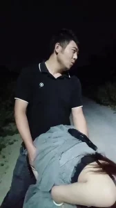 路边操人妻真刺激1
